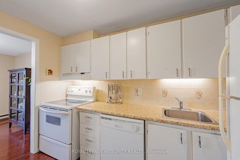 Photo 9 at 7 - 6 Sweetbriar Circle, Nepean (Pheasant Run), Ottawa