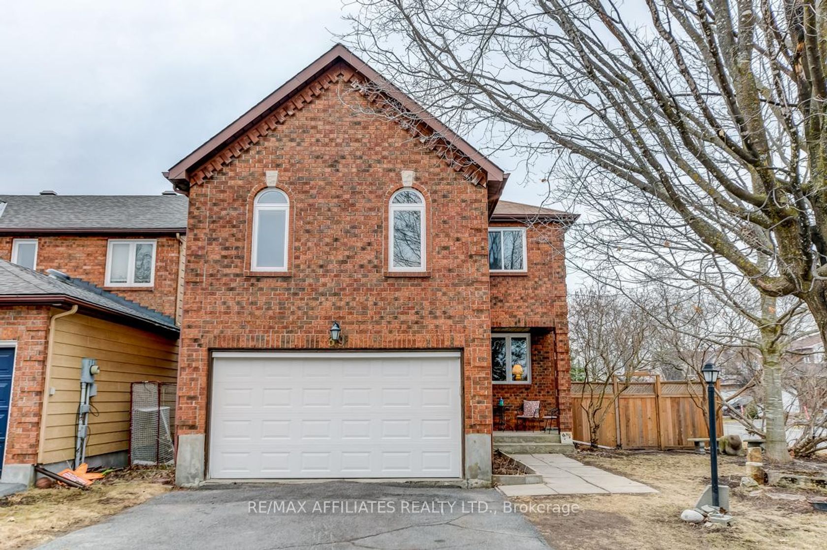 39 INWOOD Drive, Bridlewood, Kanata 2