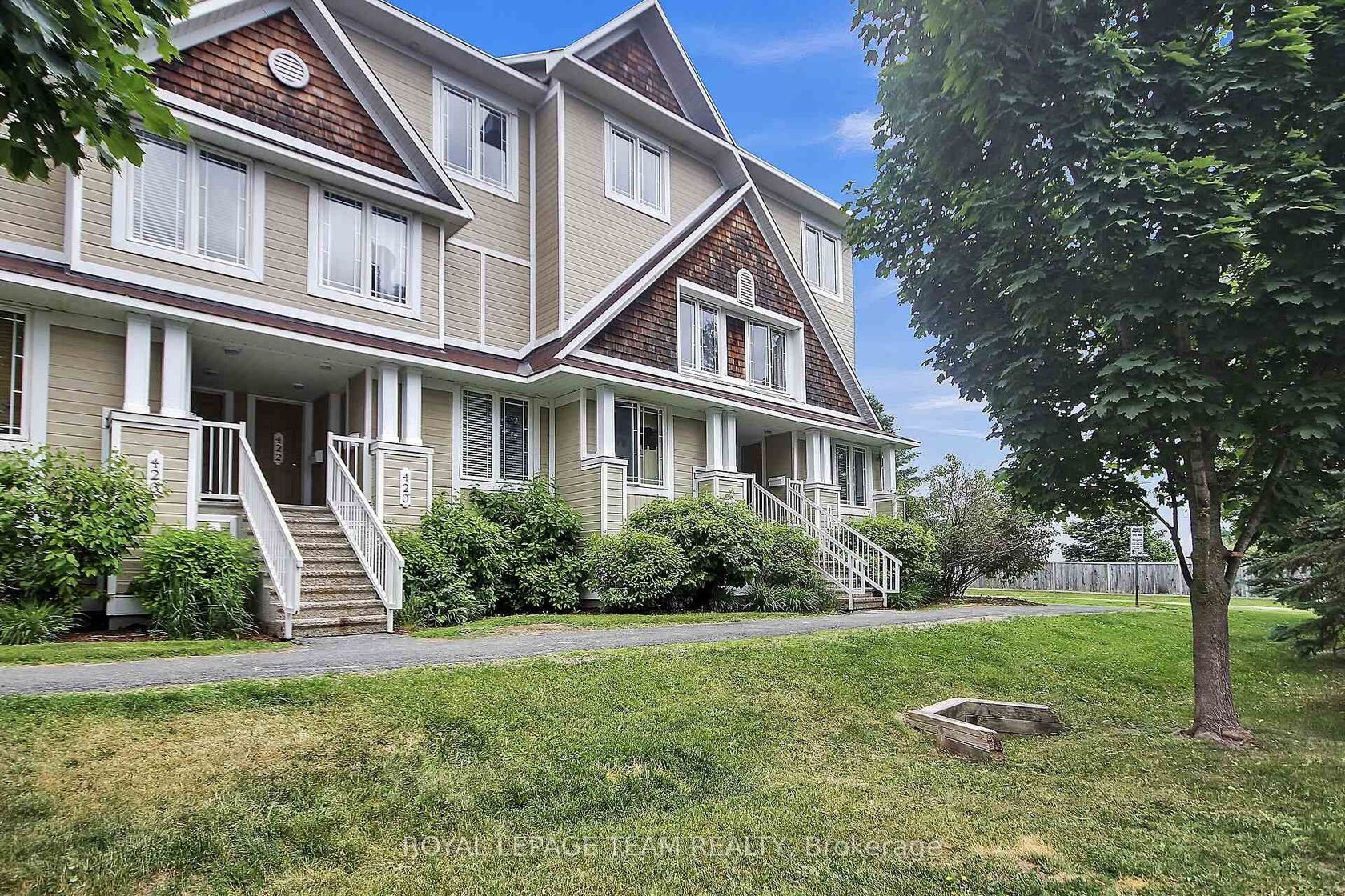 16 - 414 Hillsboro Private, Emerald Meadows/Trailwest, Kanata 2