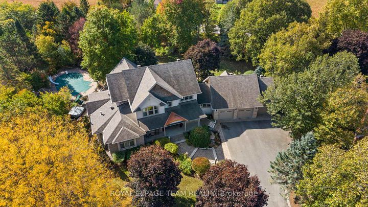 Photo 1 at 7 Sara Court, Nepean (Fallowfield), Ottawa