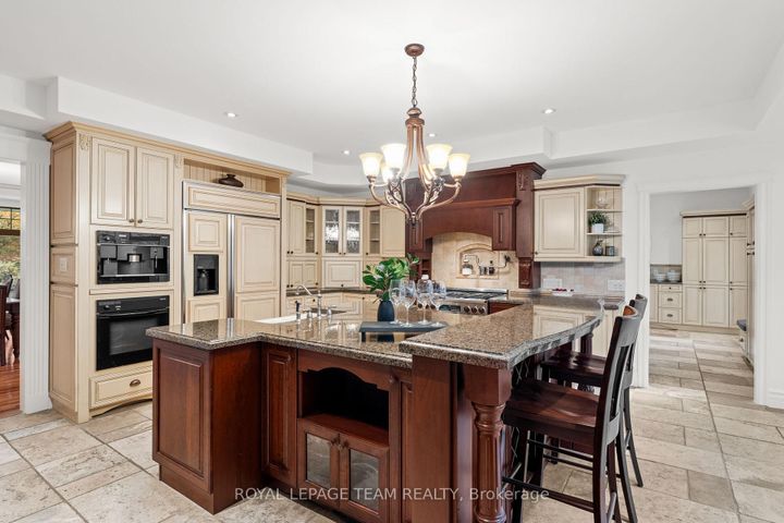 Photo 13 at 7 Sara Court, Nepean (Fallowfield), Ottawa