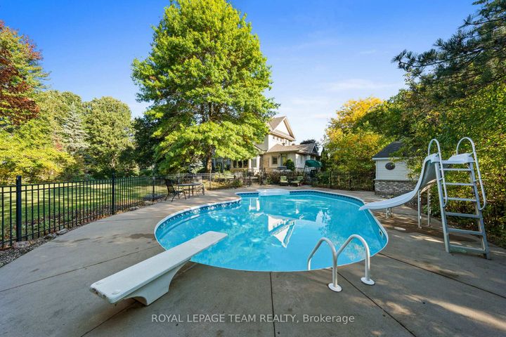 Photo 44 at 7 Sara Court, Nepean (Fallowfield), Ottawa