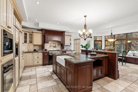 Photo 10 at 7 Sara Court, Nepean (Fallowfield), Ottawa