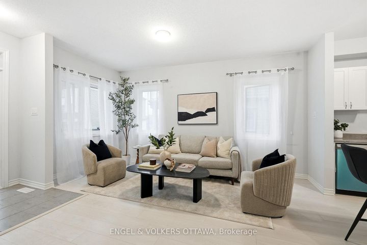 Photo 10 at 135 Anthracite Private, Nepean (Heritage Park), Ottawa