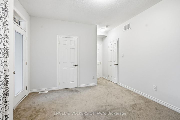 Photo 17 at 135 Anthracite Private, Nepean (Heritage Park), Ottawa