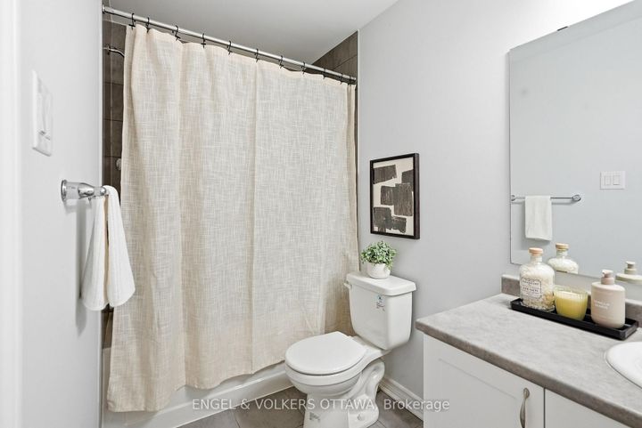 Photo 21 at 135 Anthracite Private, Nepean (Heritage Park), Ottawa