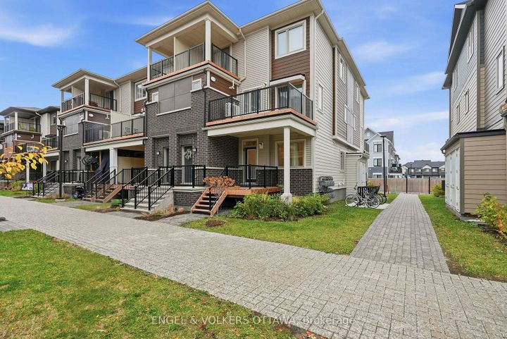 Photo 28 at 135 Anthracite Private, Nepean (Heritage Park), Ottawa