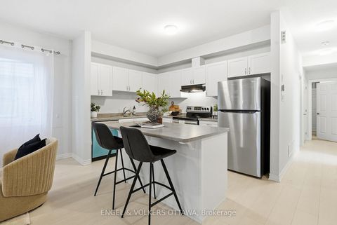 Photo 7 at 135 Anthracite Private, Nepean (Heritage Park), Ottawa