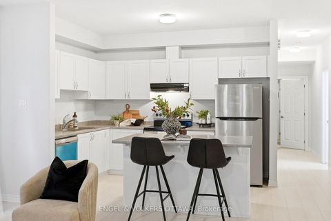 Photo 9 at 135 Anthracite Private, Nepean (Heritage Park), Ottawa