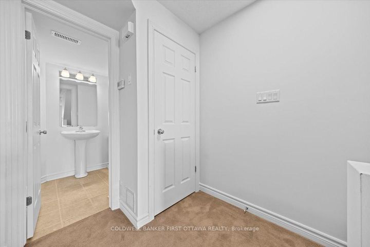 Photo 2 at 112 Paseo Private, Nepean (Centrepointe), Ottawa