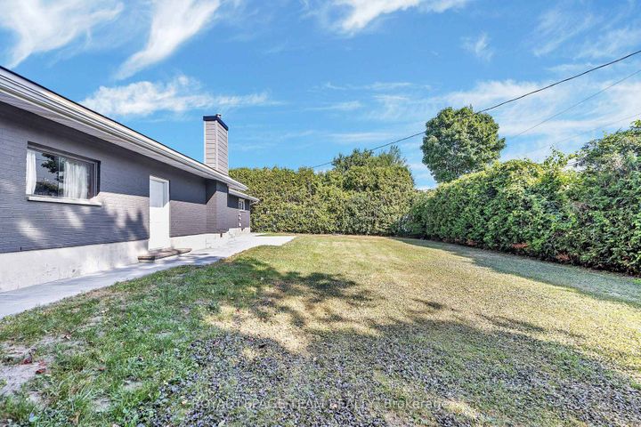 Photo 38 at 12 Largo Crescent, Nepean (Meadowlands/Crestview), Ottawa