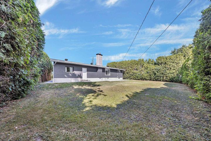 Photo 40 at 12 Largo Crescent, Nepean (Meadowlands/Crestview), Ottawa