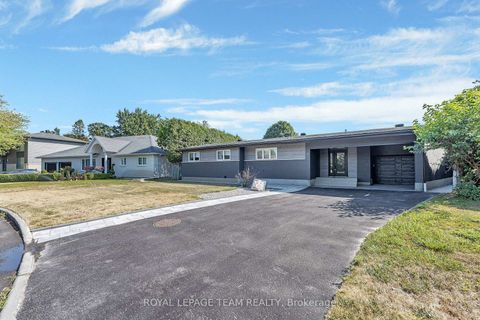 Photo 1 at 12 Largo Crescent, Nepean (Meadowlands/Crestview), Ottawa