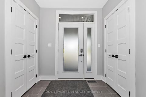 Photo 4 at 12 Largo Crescent, Nepean (Meadowlands/Crestview), Ottawa