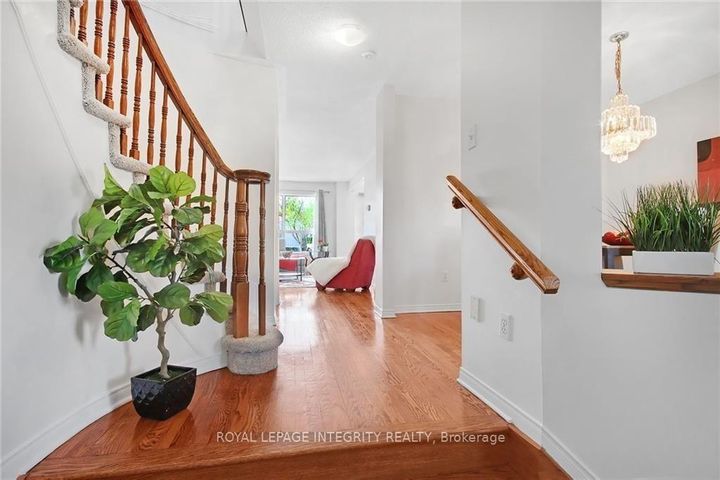 Photo 2 at 77 Daventry Crescent, Nepean (Longfields), Ottawa