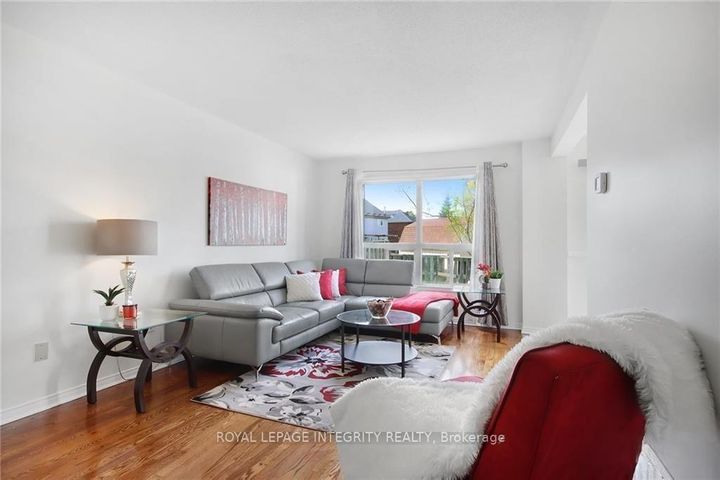 Photo 10 at 77 Daventry Crescent, Nepean (Longfields), Ottawa