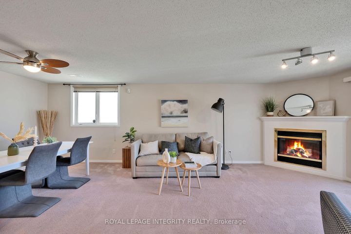 Photo 5 at B - 10 Daybreak Street, Nepean (Barrhaven East), Ottawa