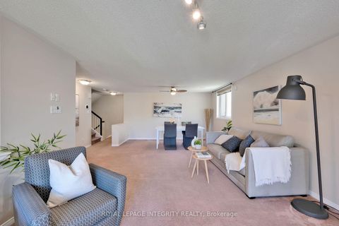 Photo 10 at B - 10 Daybreak Street, Nepean (Barrhaven East), Ottawa