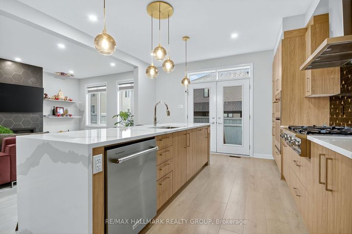 Photo 15 at 720 Cappamore Drive, Nepean (Half Moon Bay), Ottawa