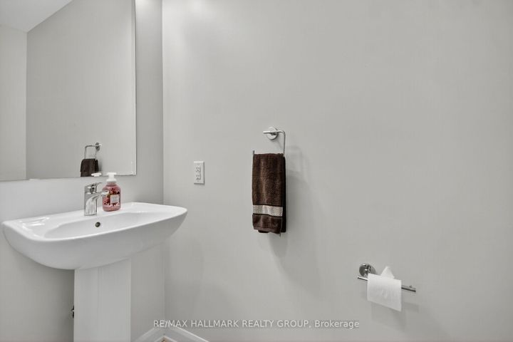 Photo 18 at 720 Cappamore Drive, Nepean (Half Moon Bay), Ottawa