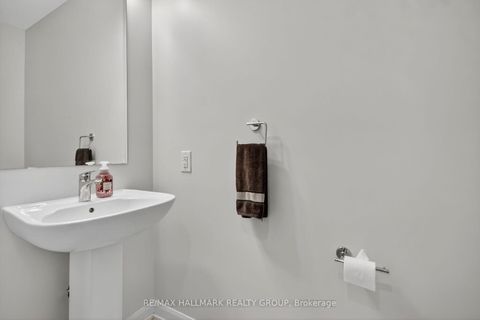 Photo 18 at 720 Cappamore Drive, Nepean (Half Moon Bay), Ottawa