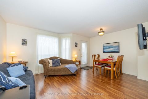 Photo 9 at 29 - 935 Cookshire Crescent, Fallingbrook/Ridgemount, Orleans