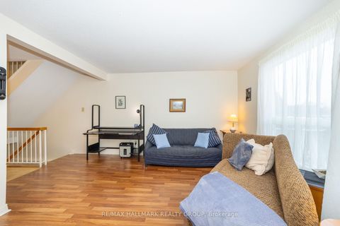 Photo 11 at 29 - 935 Cookshire Crescent, Fallingbrook/Ridgemount, Orleans