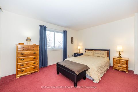 Photo 14 at 29 - 935 Cookshire Crescent, Fallingbrook/Ridgemount, Orleans