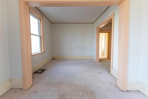 Photo 4 at 31 Daniel Street N, Arnprior