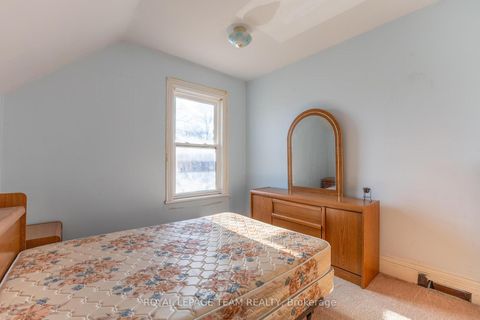 Photo 9 at 31 Daniel Street N, Arnprior