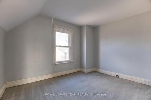 Photo 12 at 31 Daniel Street N, Arnprior