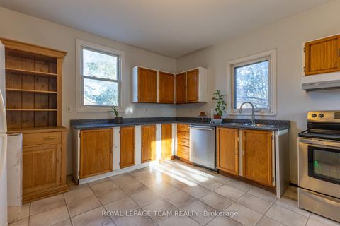 Photo 14 at 31 Daniel Street N, Arnprior