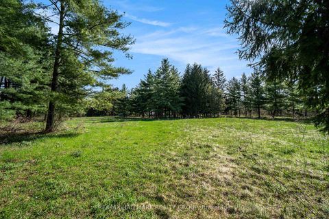 Photo 5 at 942 Cameron Street, Cumberland Village, Orleans