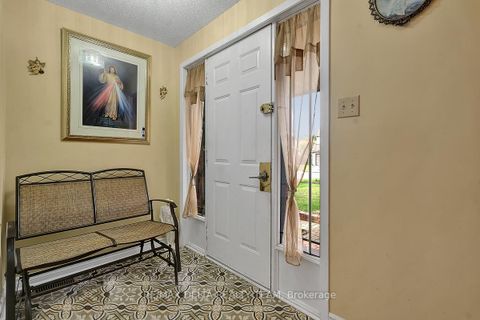 Photo 2 at 6096 Meadowhill Crescent, Chapel Hill, Orleans