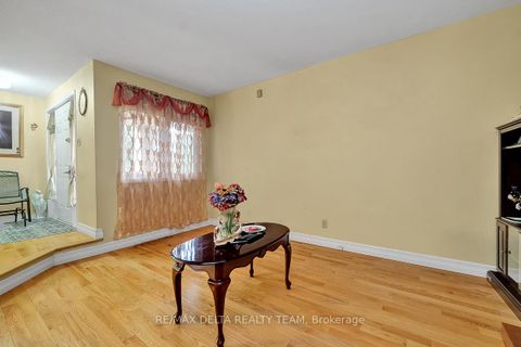 Photo 3 at 6096 Meadowhill Crescent, Chapel Hill, Orleans