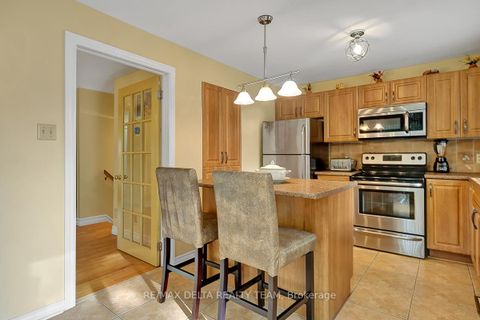 Photo 11 at 6096 Meadowhill Crescent, Chapel Hill, Orleans