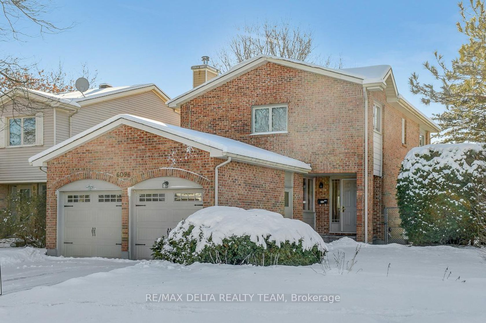 6096 Meadowhill Crescent, Chapel Hill, Orleans 2