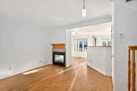Photo 1 at 1431 Lynx Crescent, Fallingbrook/Pineridge, Orleans