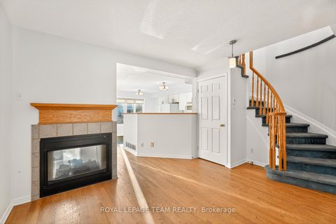 Photo 2 at 1431 Lynx Crescent, Fallingbrook/Pineridge, Orleans