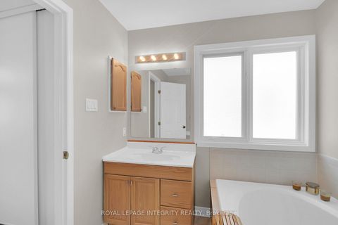 Photo 31 at 22 Halkirk Avenue, Glencairn/Hazeldean, Kanata