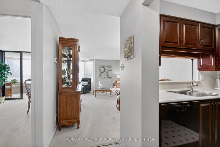 Photo 7 at 617 - 80 Sandcastle Drive, Nepean (Leslie Park), Ottawa