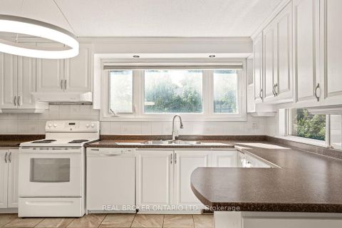 Photo 8 at 99 Queensline Drive, Nepean (Bruce Farm/Graham Park/Qualicum/Bellands), Ottawa