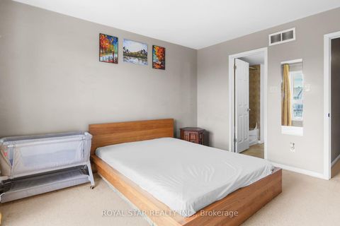 Photo 13 at 258 Meadowbreeze Drive, Emerald Meadows/Trailwest, Kanata