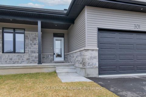 Photo 3 at 301 Wood Avenue, SMITHS FALLS, Smiths Falls