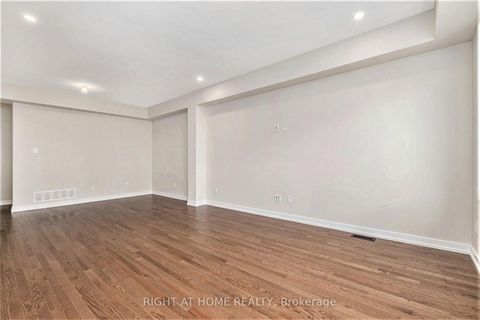 Photo 9 at 73 Hackamore Crescent, Goulbourn Twp From Franktown Rd/South To Rideau, Stittsville