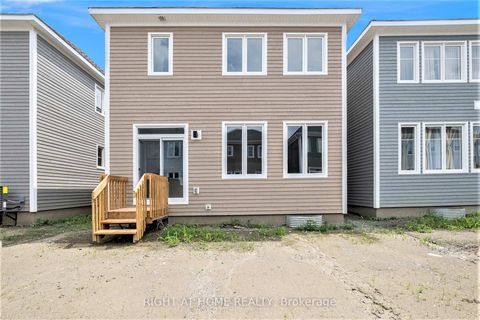 Photo 25 at 73 Hackamore Crescent, Goulbourn Twp From Franktown Rd/South To Rideau, Stittsville