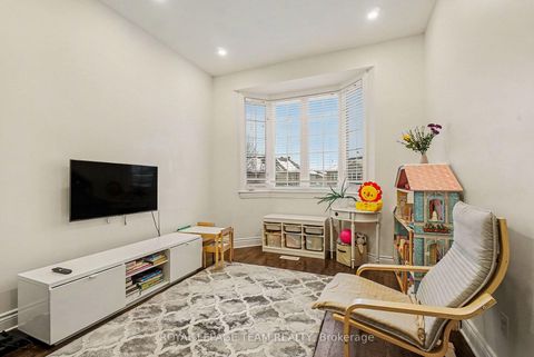 Photo 10 at 145 Desmond Trudeau Drive, Arnprior