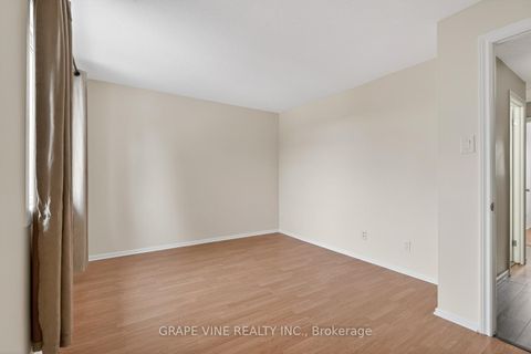 Photo 18 at 6885 Bilberry Drive, Convent Glen North, Orleans