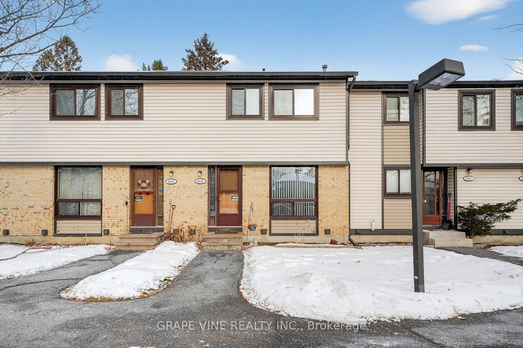 6885 Bilberry Drive, Convent Glen North, Orleans 2