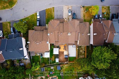 Photo 33 at 108 Cedarock Drive, Bridlewood, Kanata